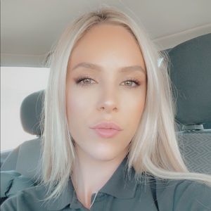 Meet your Posher, Elysha